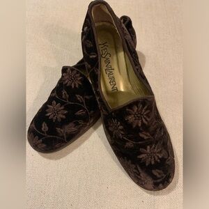 Designer YVES SAINT LAURENT Dark Brown Velvet Embroidered Shoes. 6 1/2